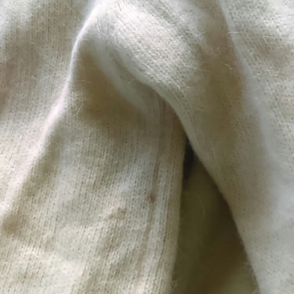 Vintage cardigan, beading on shoulders. LambsWool - Picture 4 of 8